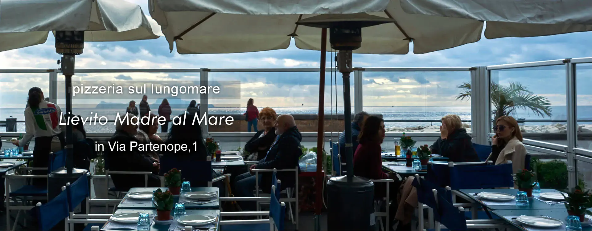 Gino Sorbillo pizzeria sul lungomare Lievito Madre al Mare in Via Partenope, 1